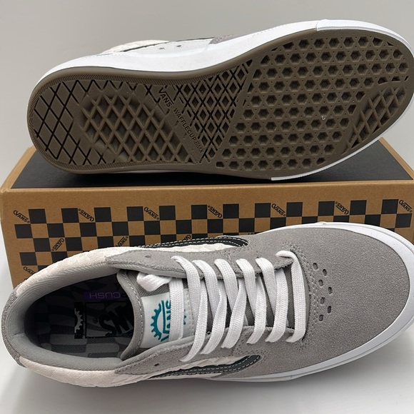 Vans Men’s Bmx Style 114 Peraza Grey/White
VN0A4BXL1XM
Sneakers - Picture 3 of 16